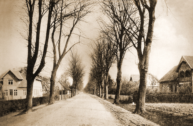 Verdener Chausee um 1920, rechts Hauptstraße 13